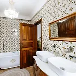 Casa Com Piscina Privada De 10m E Jardim, Ate 8 Pessoas, Perto Do Porto Landim